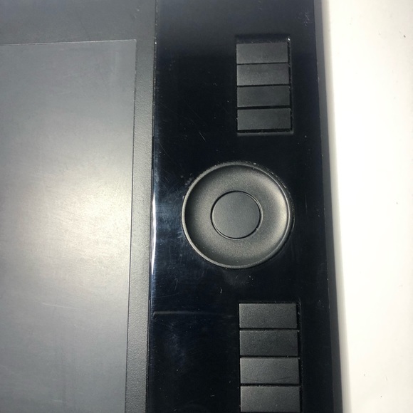 Wacom Intuos4 - Medium *TABLET ONLY*